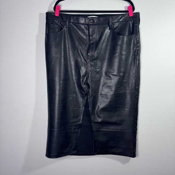 Abercrombie & Fitch Dresses & Skirts - Abercrombie & Fitch Faux Leather Midi Pencil Skirt Black Size 34
